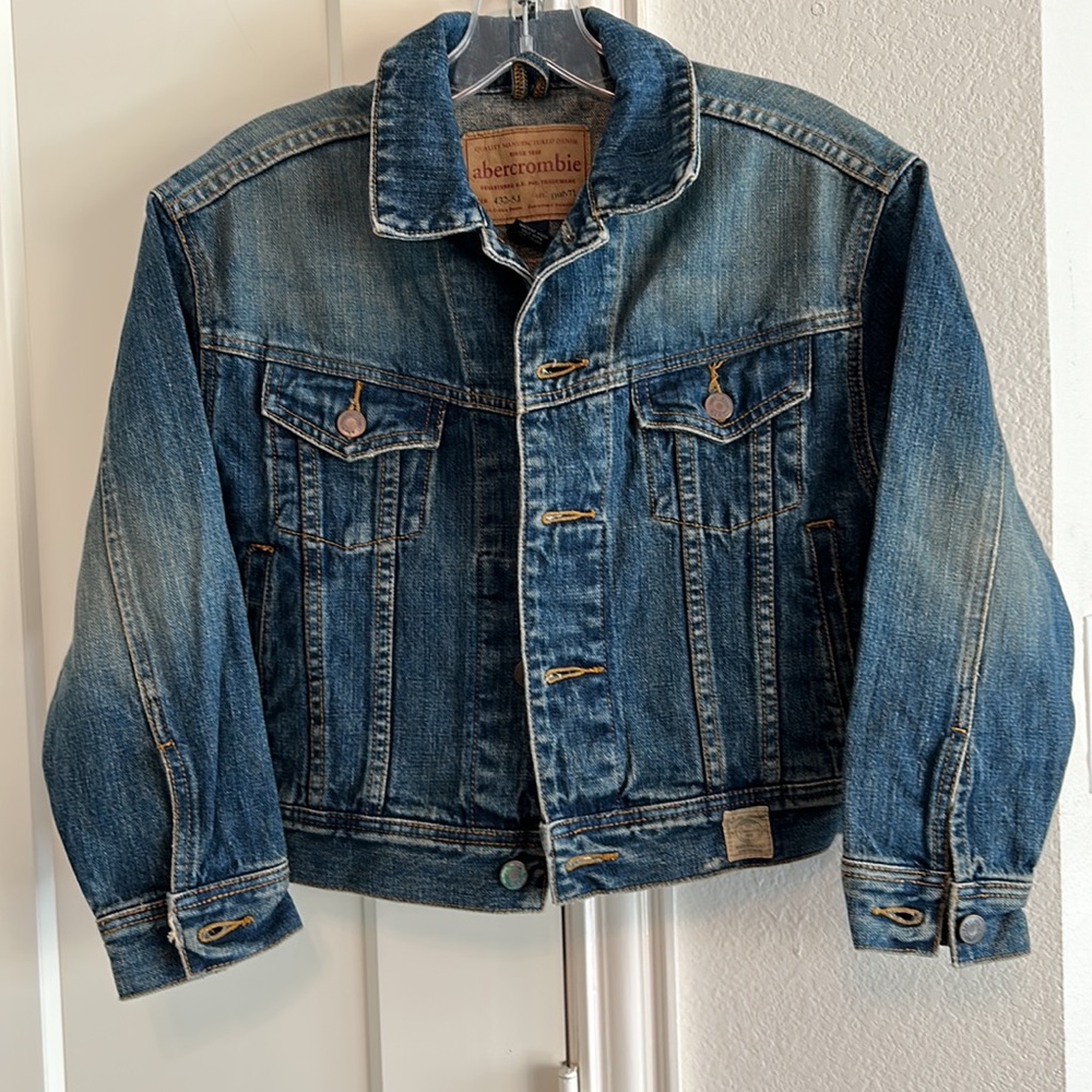 Sassy denim Short jean jacket Abercrombie. SUPER FAST SHIPPING